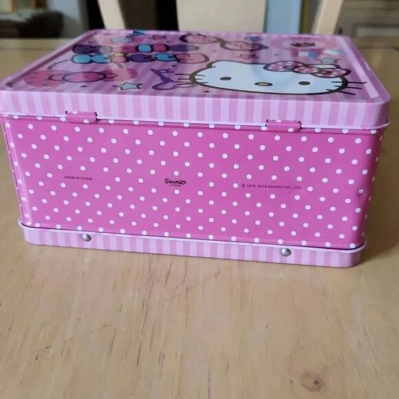 Hello Kitty pink tin lunch box - Picture 7 of 7